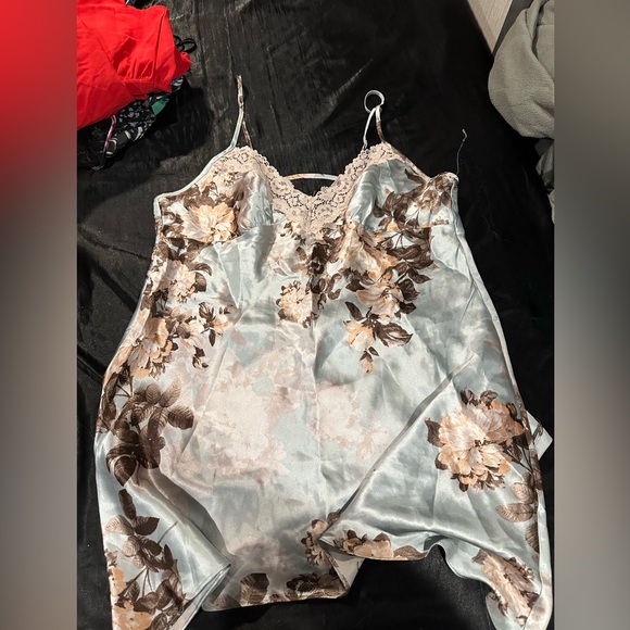 Satin nightgown - Picture 1 of 3